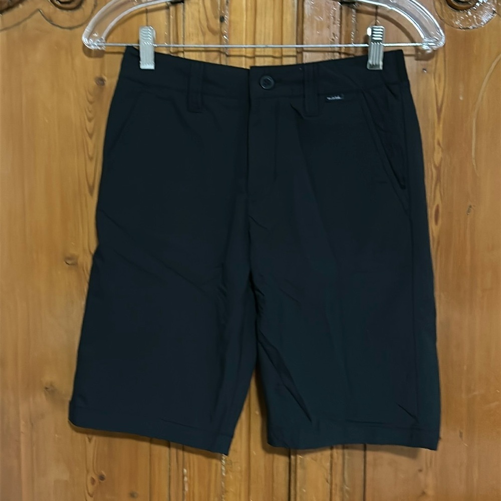 Travis Mathew Golf Style Youth Shorts  Elastic Side Inserts    Medium